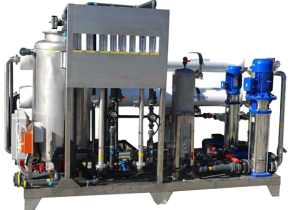 Impianto ad osmosi inversa in doppio stadio conducibilità permeato inferiori a 2 µS/cm (con ingresso inf. di 1000).
Double stage reverse osmosis system permeate conductivity < 2 µS/cm (with input < 1000).